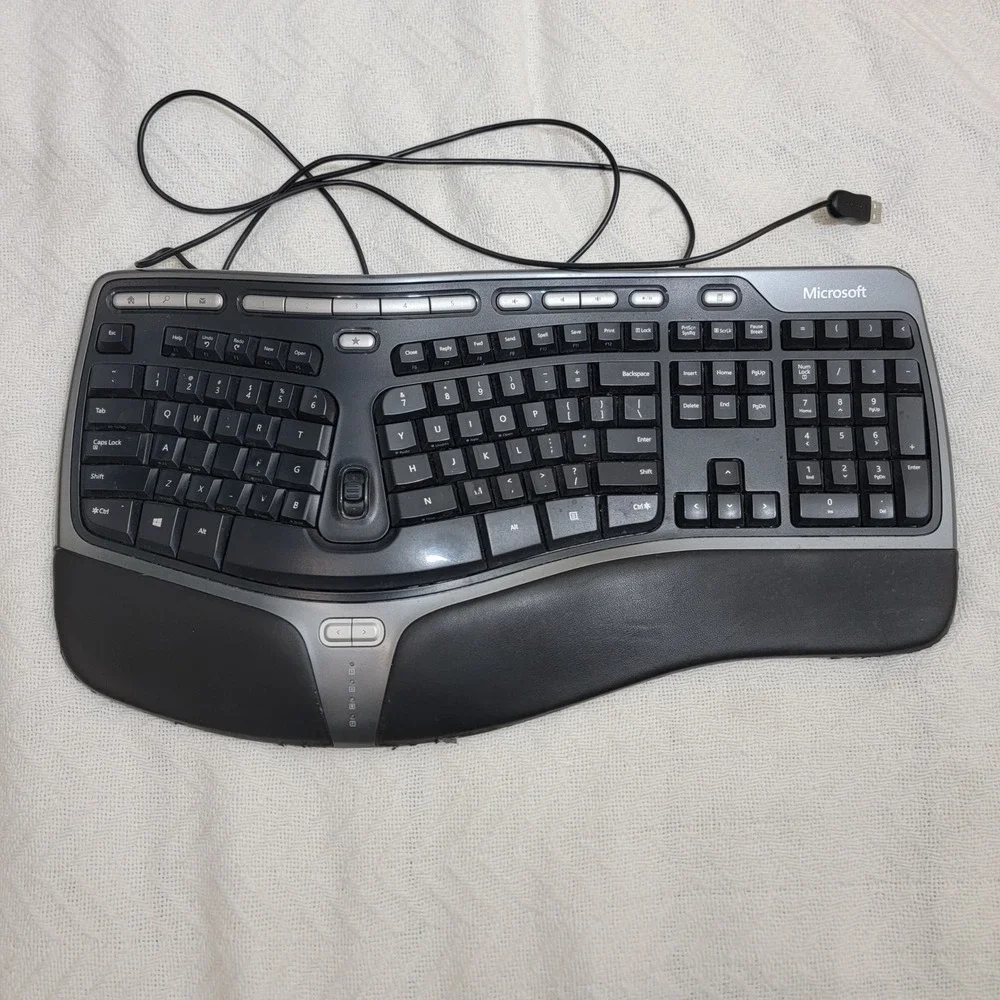 Microsoft Natural Ergonomic Keyboard 4000 v1.0‎ Wired USB Model 1048